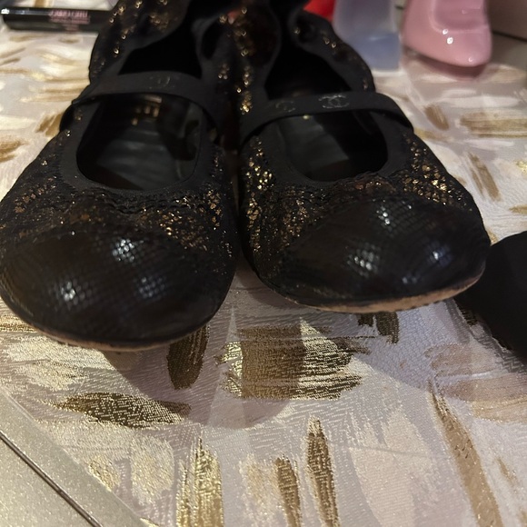 Super Rare - Chanel Cap Toe Ballet/Ballerina Flats w/new Chanel Shoe Bands!!!! - Picture 4 of 16